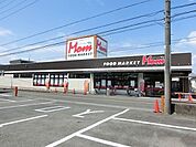 スーパー「フードマーケットMom小鹿店まで579m」