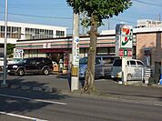コンビニ「セブンイレブンまで360m」