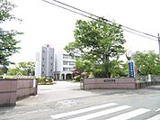 大学「浜松学院大学まで1300m」