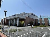 病院「医療法人社団宏和会岡村記念病院まで437m」
