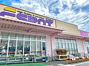 スーパー「ESPOT駿東店まで902m」