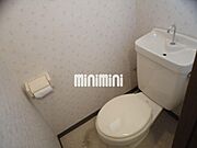 清潔感のあるトイレです