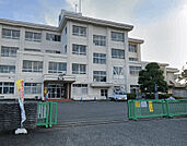 小学校「藤枝市立高洲南小学校まで860m」