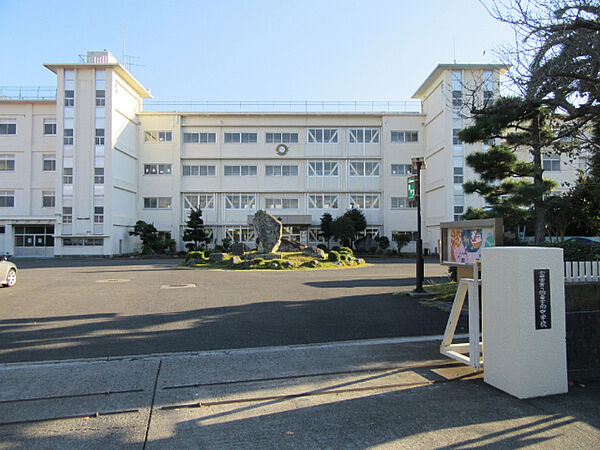 画像16:中学校「富士市立富士南中学校まで1213m」