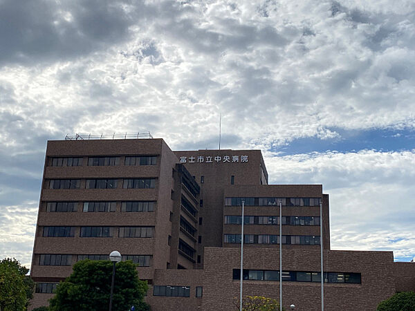 画像20:病院「富士市立中央病院まで835m」