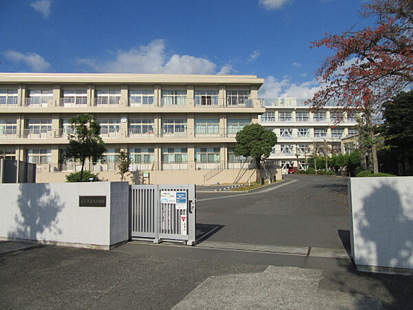 画像23:小学校「富士市立丘小学校まで1406m」