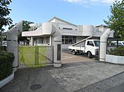 幼稚園、保育園「鷹岡保育園まで720m」
