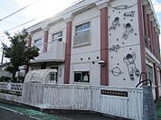 幼稚園、保育園「富士市立岩松幼稚園まで933m」