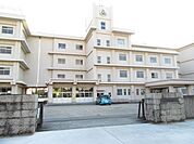 小学校「富士市立吉原小学校まで893m」