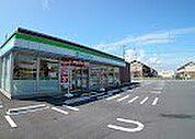 コンビニ「ファミリーマート富士新橋町店まで162m」