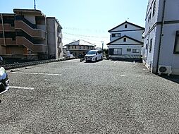 6 / 11