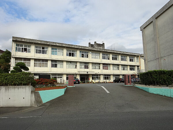 画像16:中学校「富士宮市立富士根南中学校まで1500m」