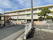 小学校「焼津市立小川小学校まで726m」