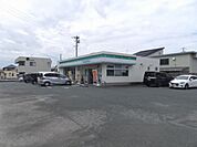 コンビニ「ファミリーマートまで420m」