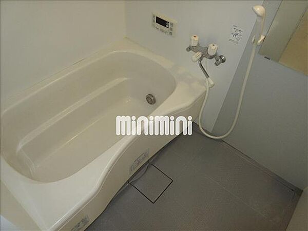 画像5:清潔感のある浴室