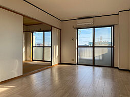 アミューズB．R 3階2LDKのリビング/ダイニング