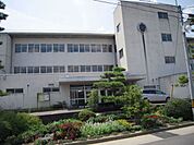 小学校「笠松町立笠松小学校まで385m」