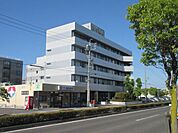 病院「笠松病院まで1700m」