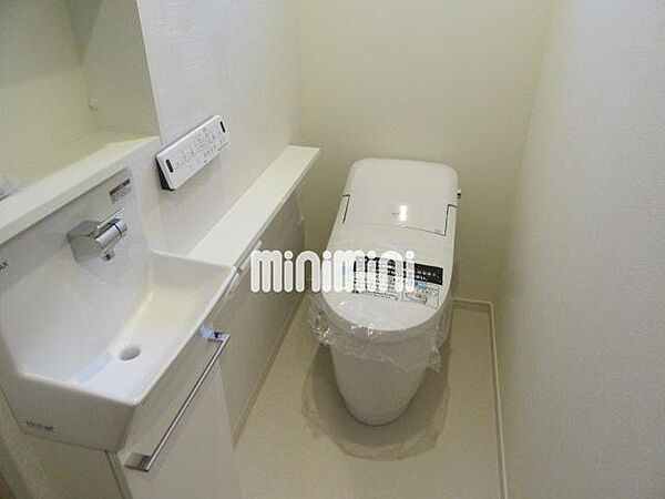 画像14:オシャレで機能的なトイレです。