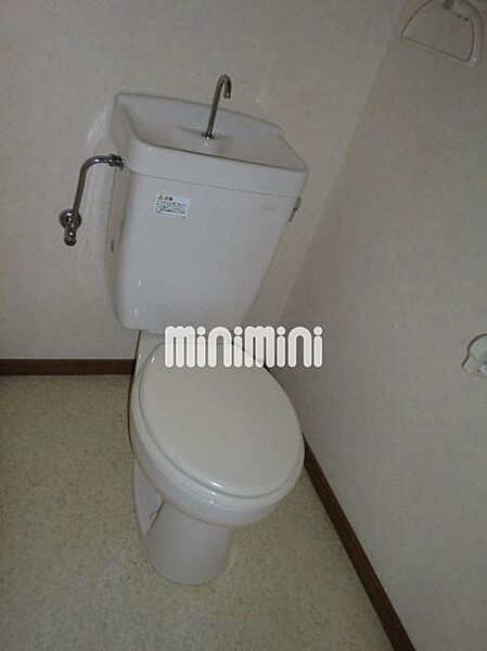 画像10:シンプルなトイレ