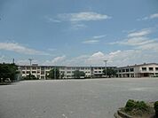 小学校「市立早田小学校まで1500m」