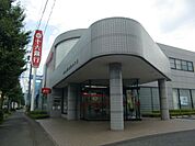 銀行「十六銀行まで3100m」