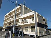 重厚感のある4階建てマンション