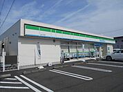 コンビニ「ファミリーマートまで770m」