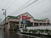 スーパー「バローまで2000m」