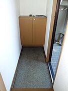 下駄箱付きの玄関は使いやすい。