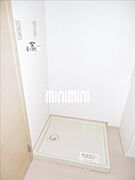 室内に洗濯機が置けます