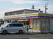 コンビニ「ミニストップまで870m」