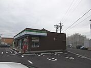 コンビニ「ファミリーマートまで351m」