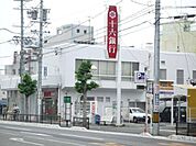 銀行「十六銀行真砂町支店まで227m」