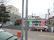 コンビニ「ファミリーマートまで170m」