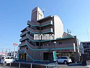 北西から見た外観です。