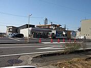 コンビニ「セブンイレブンまで50m」