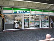 コンビニ「ファミリーマートまで270m」