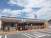 コンビニ「セブンイレブンまで240m」
