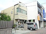 郵便局「岐阜加納上本町郵便局まで582m」