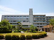 大学「東海学院大学まで1300m」