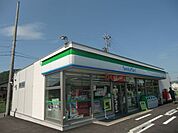 コンビニ「ファミリーマートまで180m」
