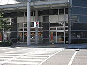 コンビニ「セブンイレブンまで20m」