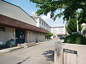 小学校「岐阜市立長森北小学校まで161m」