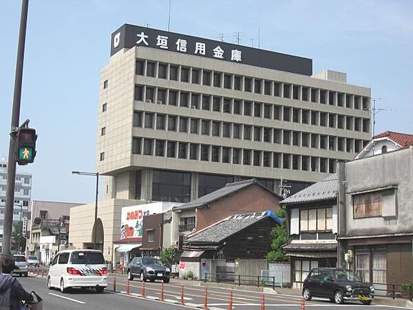 画像22:銀行「大垣信用金庫本店まで310m」