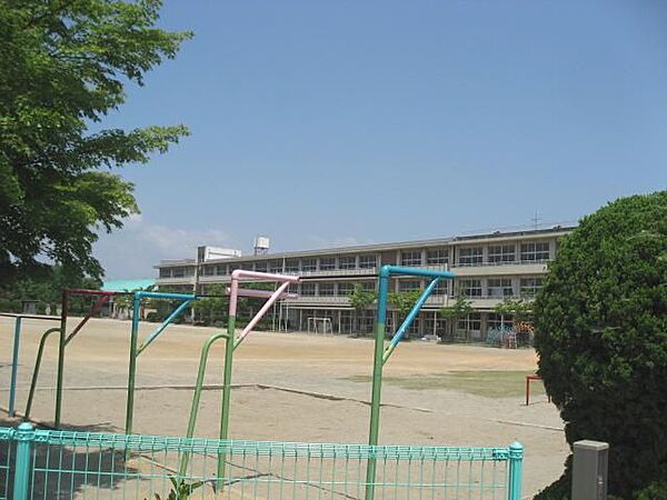 画像17:小学校「市立江東小学校まで2700m」