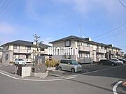 ツートンカラーのオシャレな外観です！