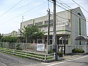 幼稚園、保育園「安井幼稚園まで830m」