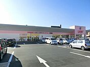 スーパー「ラ・ムーまで2700m」