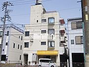 大垣駅まで徒歩4分の立地です。